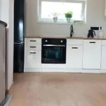 Ostoja I Nad Jeziorem Z Kominkiem I Lodka Διαμέρισμα