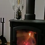 Apartment Ostoja I Nad Jeziorem Z Kominkiem I Lodka *