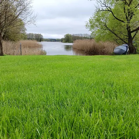 Ostoja I Nad Jeziorem Z Kominkiem I Lodka *