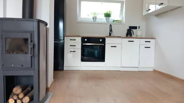 Ostoja I Nad Jeziorem Z Kominkiem I Lodka 아파트